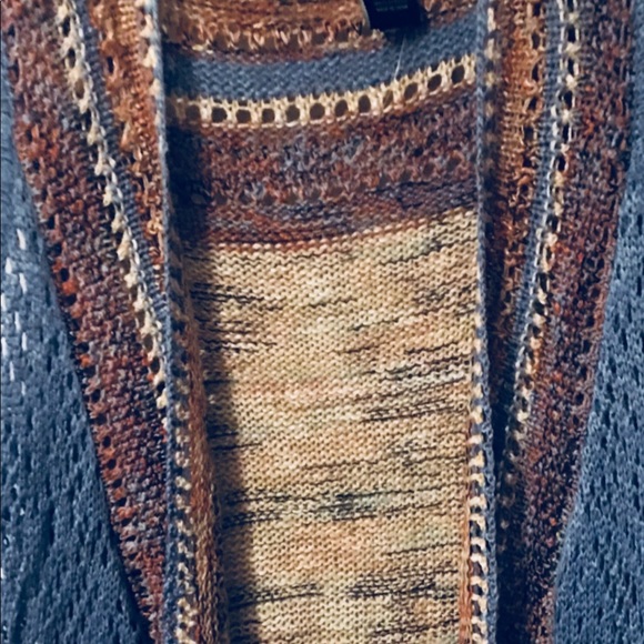 NWOT SWEATER VEST $5 - Picture 4 of 7